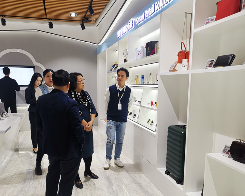 深圳擔保集團領導蒞臨指導工作，云里物里成績驕人備受肯定！