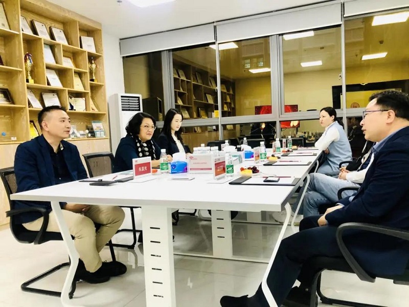 深圳擔保集團領導蒞臨指導工作，云里物里成績驕人備受肯定！