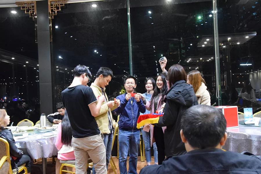 云里物里2019年年會(huì)盛典圓滿(mǎn)結(jié)束！